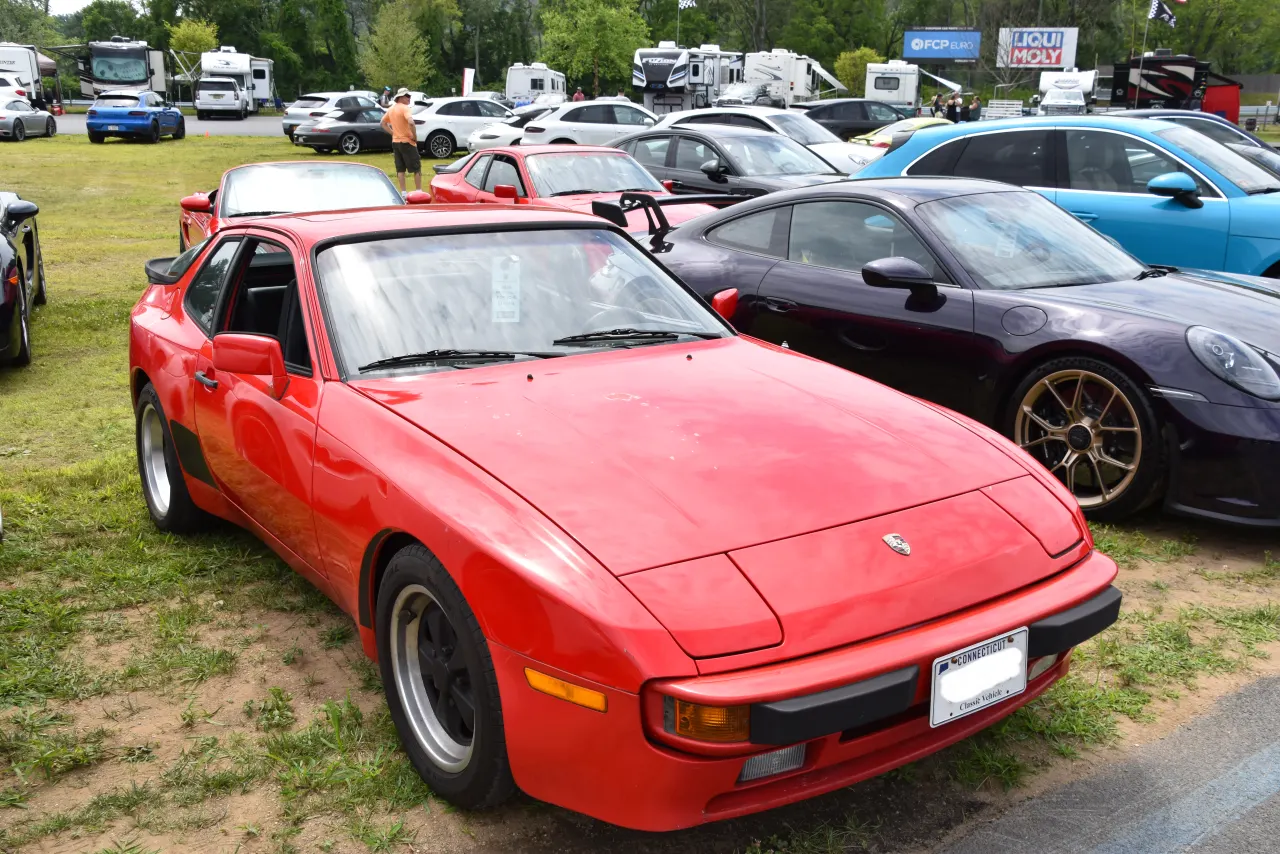 Porsche 944